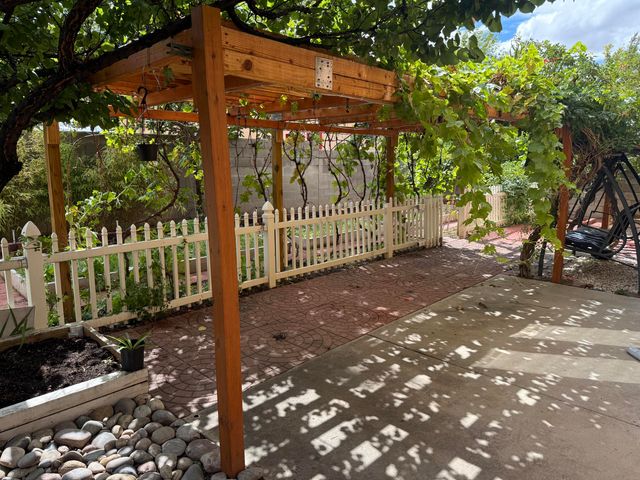 9228 Bluewood Lane NE, Albuquerque, NM 87122