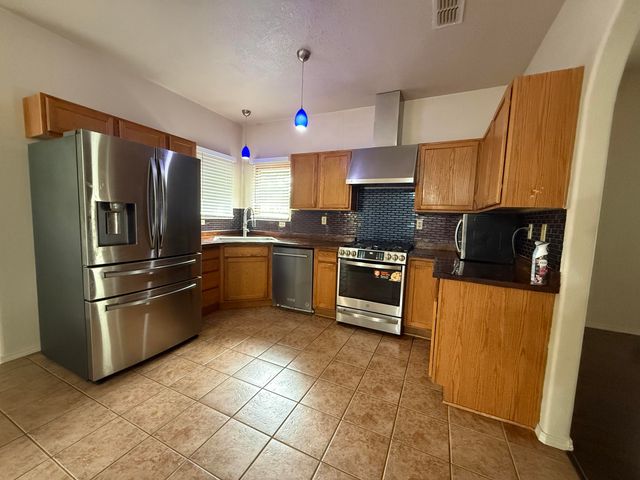 9228 Bluewood Lane NE, Albuquerque, NM 87122