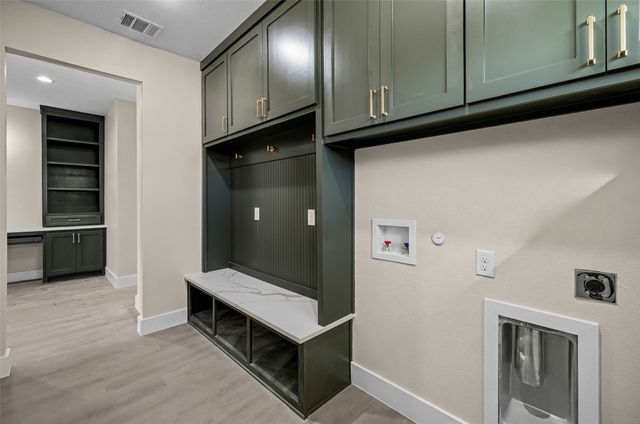 2201 Comet Trail, Granbury, TX 76048