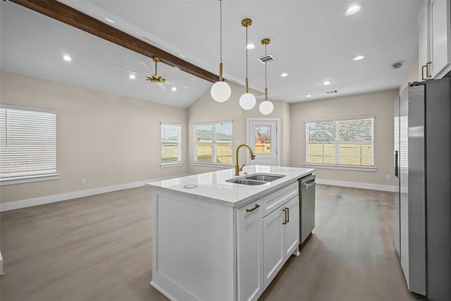 2201 Comet Trail, Granbury, TX 76048