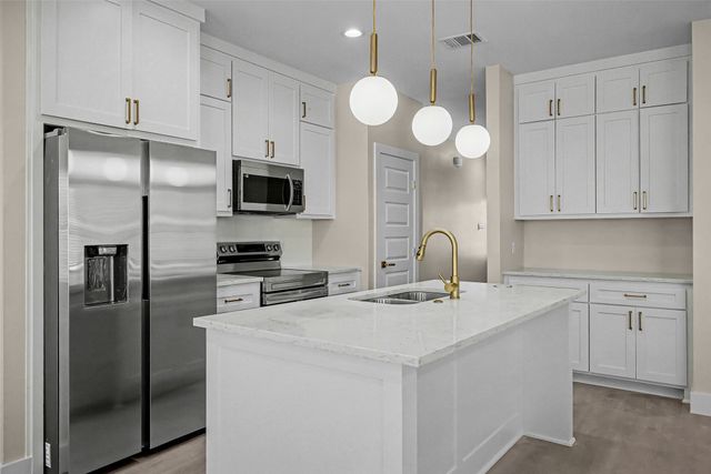 2201 Comet Trail, Granbury, TX 76048