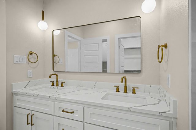 2201 Comet Trail, Granbury, TX 76048