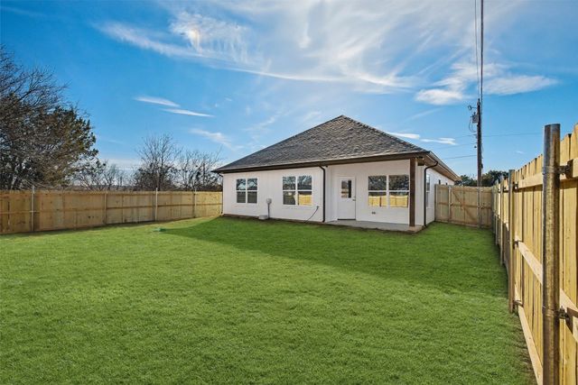 2201 Comet Trail, Granbury, TX 76048