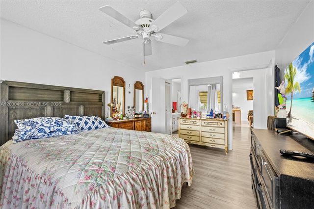 5839 La Pinata Blvd C-2, Green Acres, FL 33463