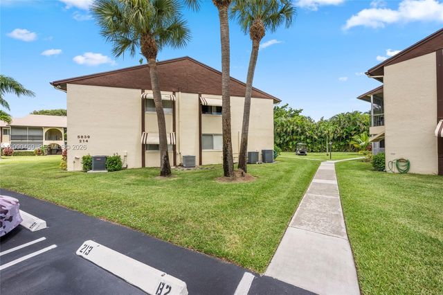 5839 La Pinata Blvd C-2, Green Acres, FL 33463