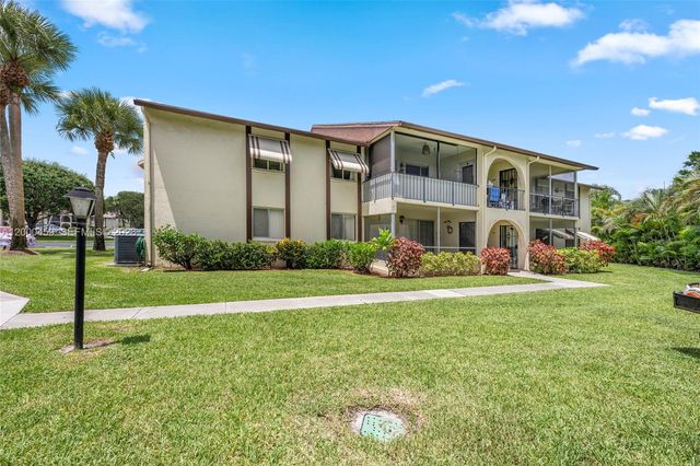 5839 La Pinata Blvd C-2, Green Acres, FL 33463