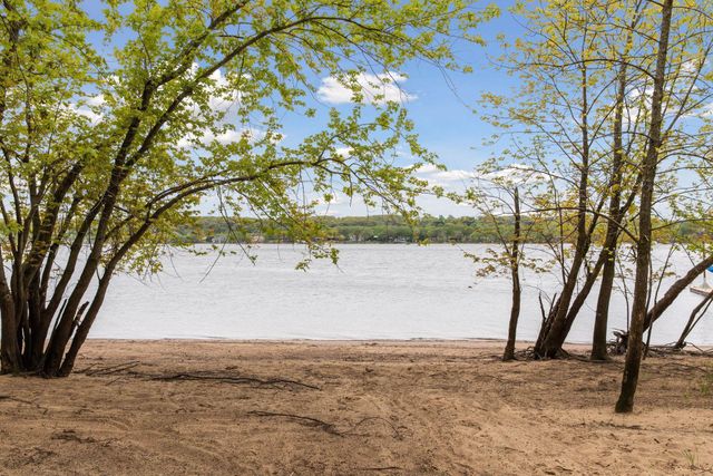 241 Starrwood, Hudson, WI 54016