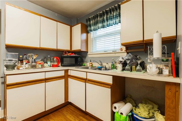 1051 Brown Street, Akron, OH 44301