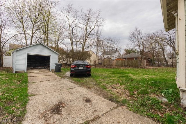 1051 Brown Street, Akron, OH 44301