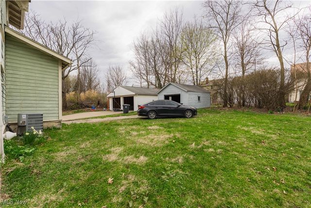 1051 Brown Street, Akron, OH 44301