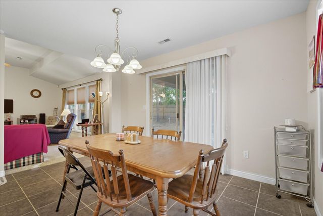 2605 SHAMROCK DR, Columbia, MO 65202