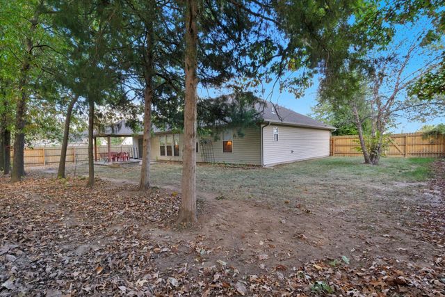 2605 SHAMROCK DR, Columbia, MO 65202