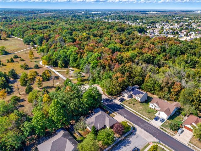 2605 SHAMROCK DR, Columbia, MO 65202