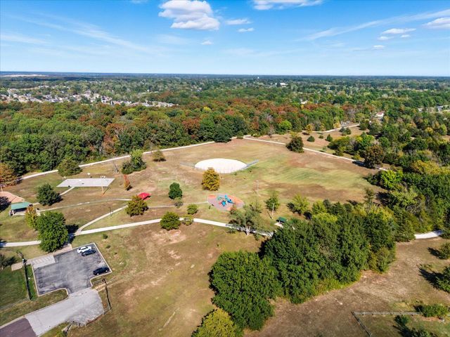 2605 SHAMROCK DR, Columbia, MO 65202