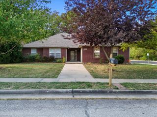 2605 SHAMROCK DR, Columbia, MO 65202