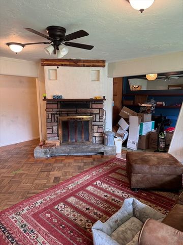 665 Townsend St, Fitchburg, MA 01420