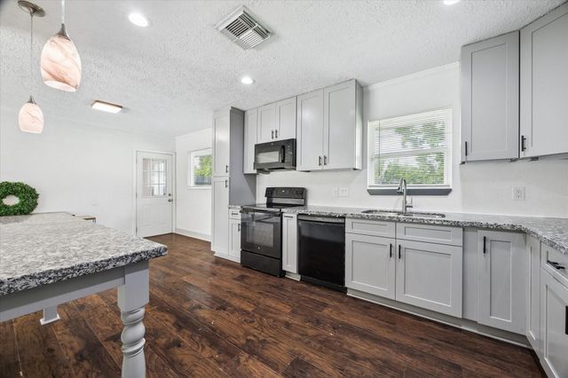 611 Marleen Street, Houston, TX 77034