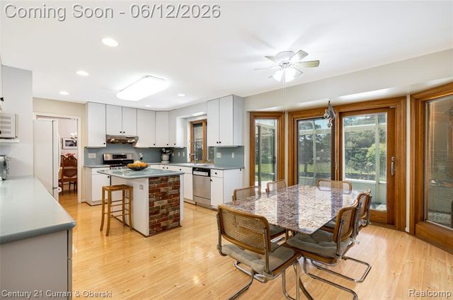 31259 Applewood Lane, Farmington, MI 48331