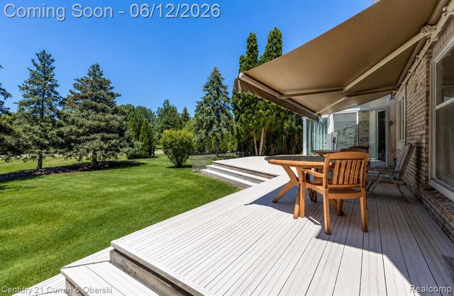 31259 Applewood Lane, Farmington, MI 48331