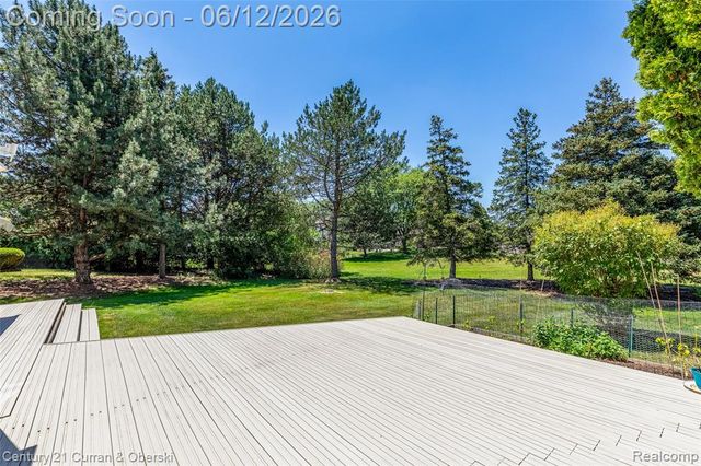 31259 Applewood Lane, Farmington, MI 48331