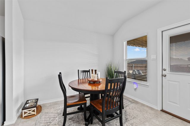 613 Whitecomb Lane, Justin, TX 76247