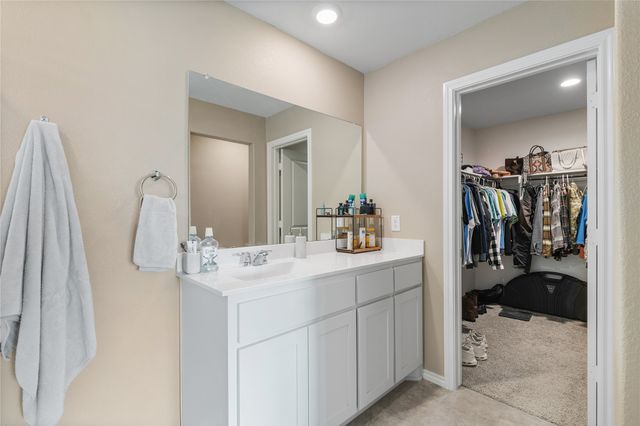 613 Whitecomb Lane, Justin, TX 76247