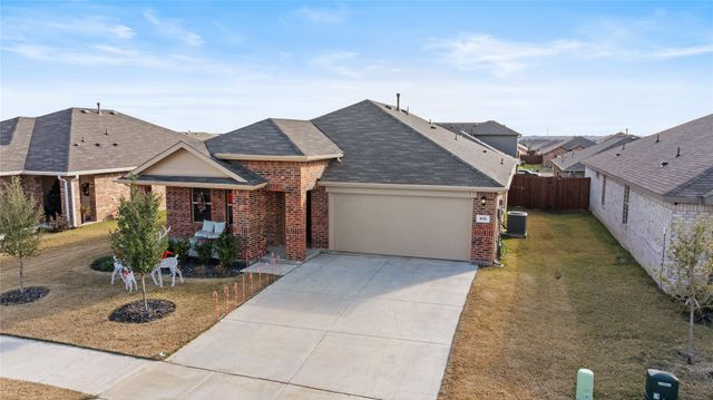 613 Whitecomb Lane, Justin, TX 76247