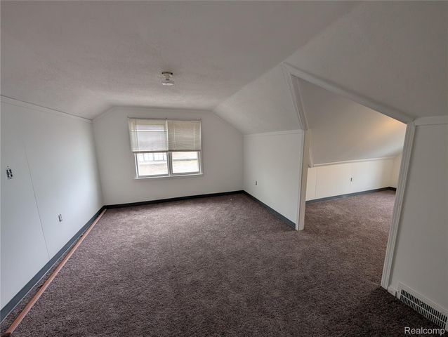 5575 Buckingham Avenue, Detroit, MI 48224
