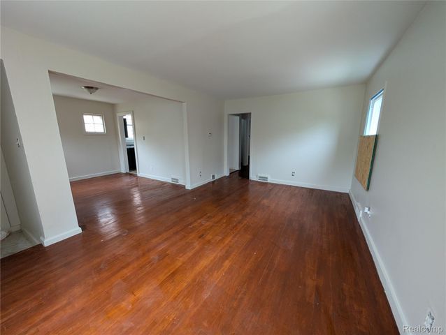 5575 Buckingham Avenue, Detroit, MI 48224
