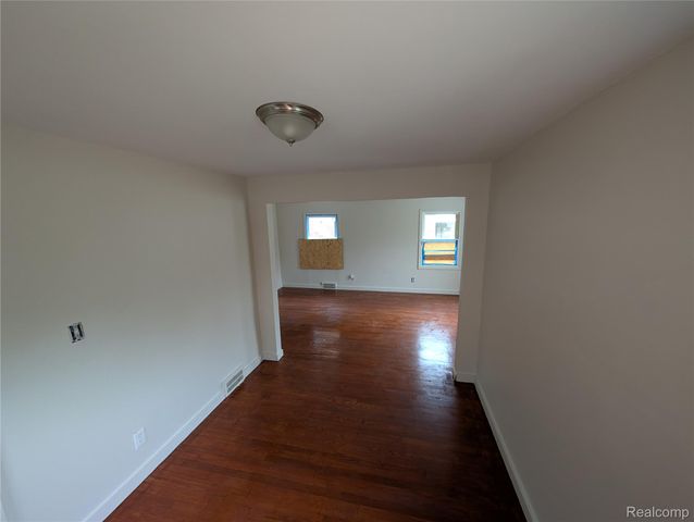 5575 Buckingham Avenue, Detroit, MI 48224