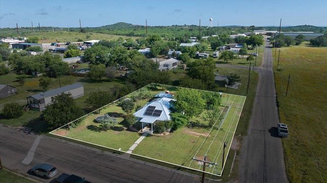 209 E Houston ST, Llano, TX 78643