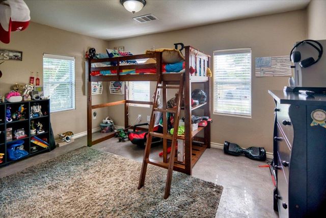 209 E Houston ST, Llano, TX 78643