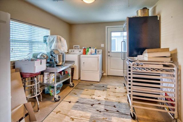 209 E Houston ST, Llano, TX 78643