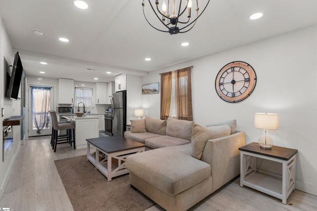 20 Virginia Drive, Woodruff, SC 29388