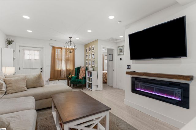 20 Virginia Drive, Woodruff, SC 29388