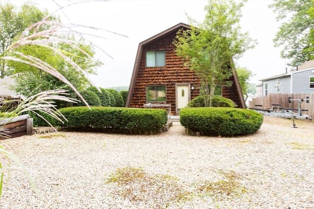 21-22 Beach Drive, West Brookfield, MA 01585