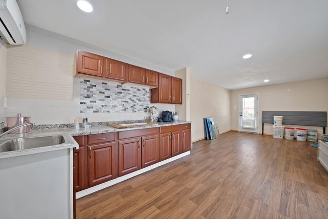 409 Roberts Avenue, Irving, TX 75060