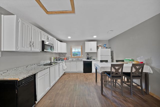 409 Roberts Avenue, Irving, TX 75060