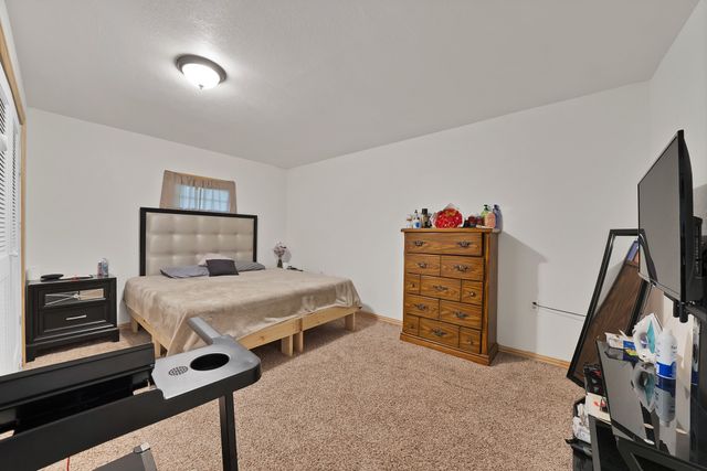 409 Roberts Avenue, Irving, TX 75060