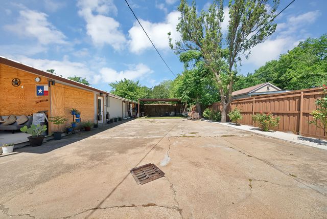409 Roberts Avenue, Irving, TX 75060