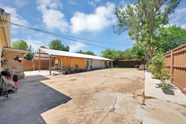 409 Roberts Avenue, Irving, TX 75060