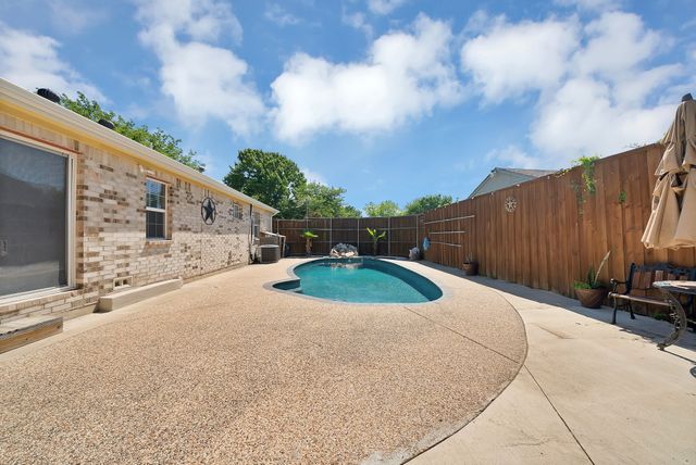 409 Roberts Avenue, Irving, TX 75060