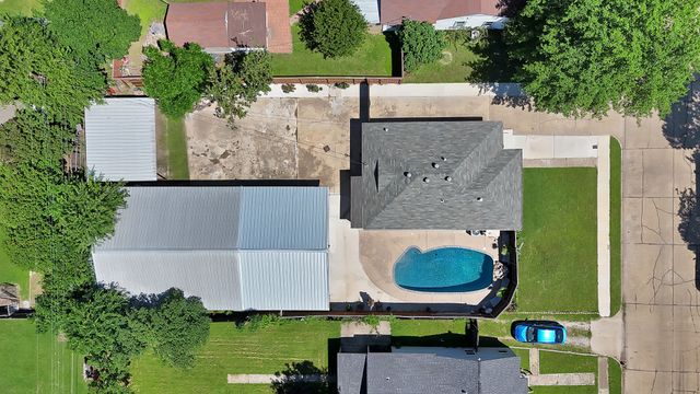 409 Roberts Avenue, Irving, TX 75060