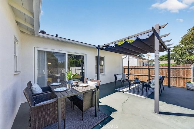 3924 Cerritos, Long Beach, CA 90807
