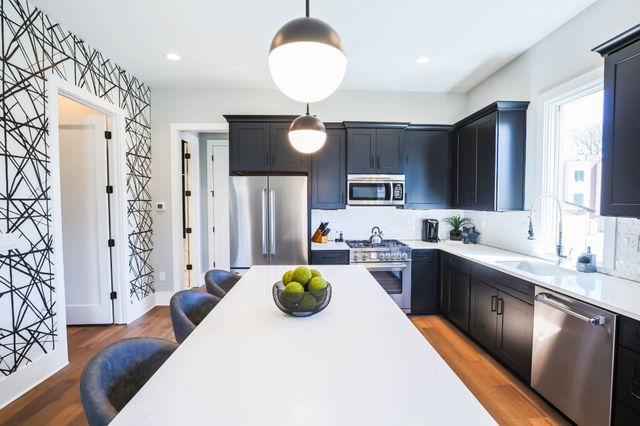 1330 3rd Ave, N, Nashville, TN 37208