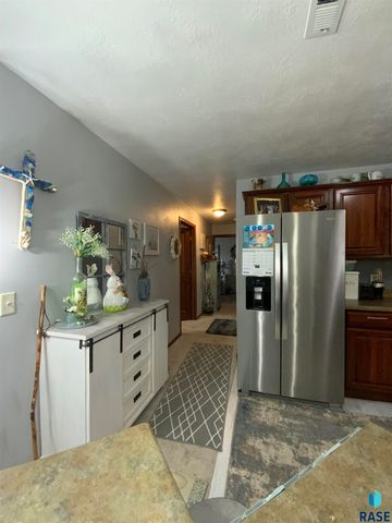 8506 W Lavern Wipf St Street, Sioux Falls, SD 57106