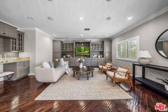 3251 Quail Run Road, Los Alamitos, CA 90720