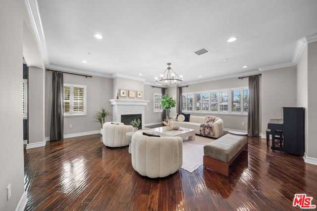 3251 Quail Run Road, Los Alamitos, CA 90720