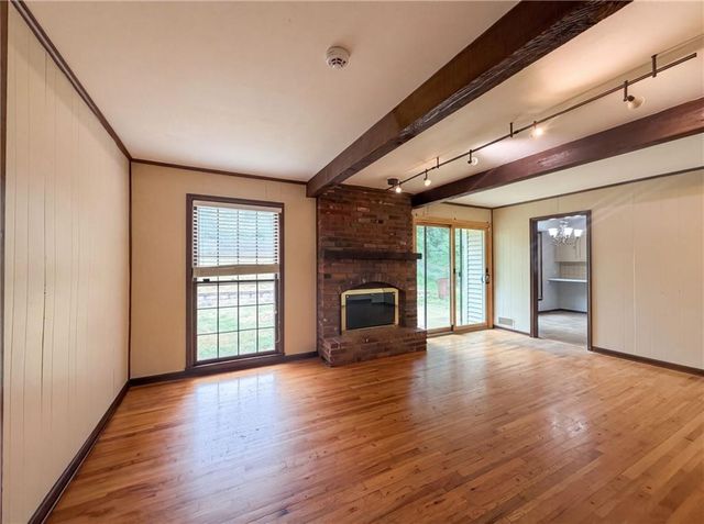 6916 N Overland Drive, Kansas City, MO 64151