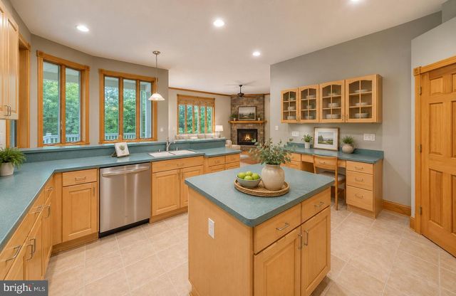 11 HOLLY KNOLL DR, Cape May Court House, NJ 08210